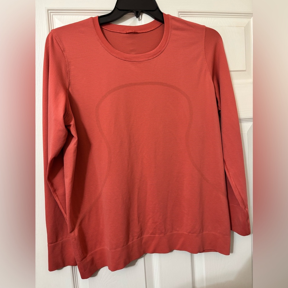 Lululemon sz 12 relaxed fit Swiftly